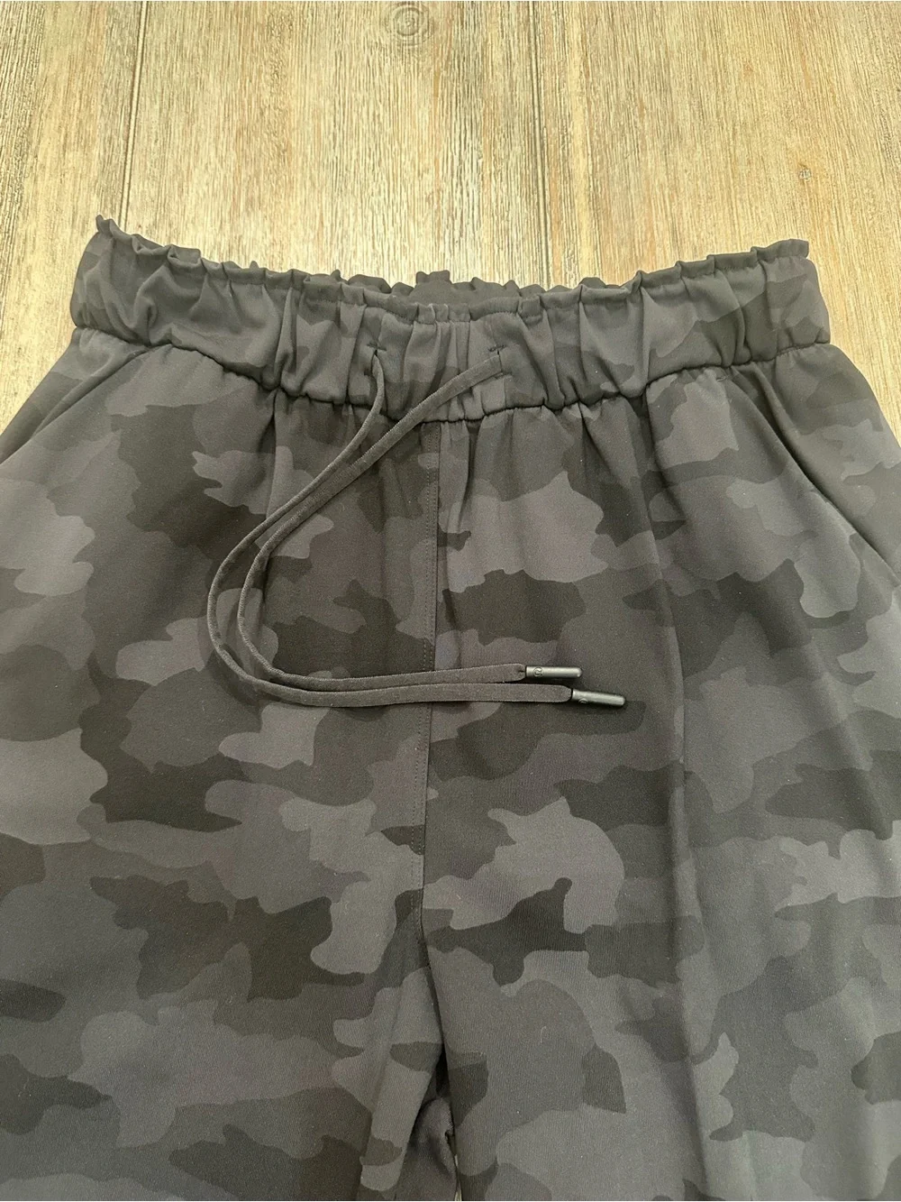 Lululemon Women’s Stretch High Rise Jogger Black Camo | Size 6